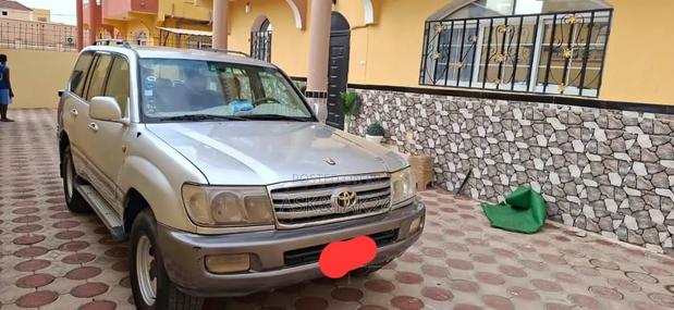 Toyota Land Cruiser 2006 Off white