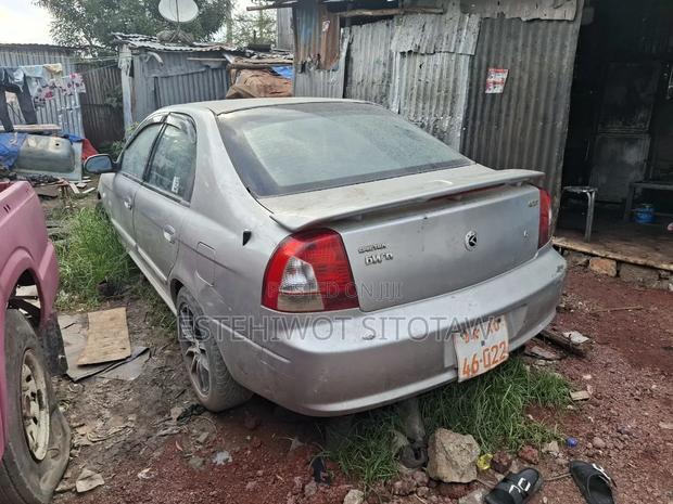 Kia Spectra 2001 Silver
