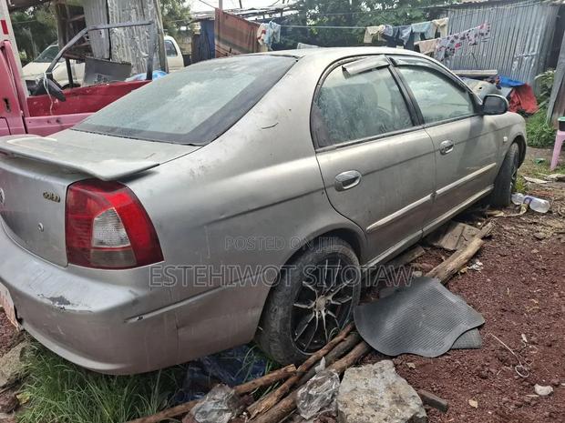 Kia Spectra 2001 Silver