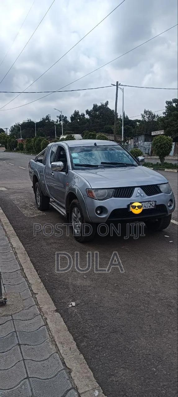 Mitsubishi Canter 2008 Silver