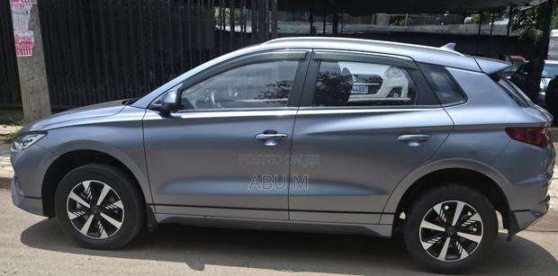 BYD E2 43 kWh 94 hp FWD 2024 Gray