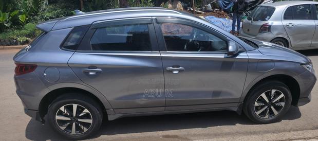 BYD E2 43 kWh 94 hp FWD 2024 Gray