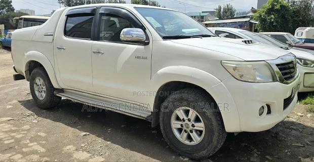 Toyota Hilux 2012