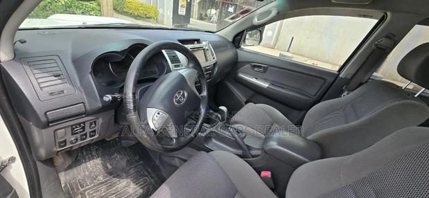 Toyota Hilux 2012