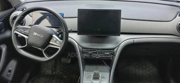 BYD Seal 05 DM-i 2025 Off white