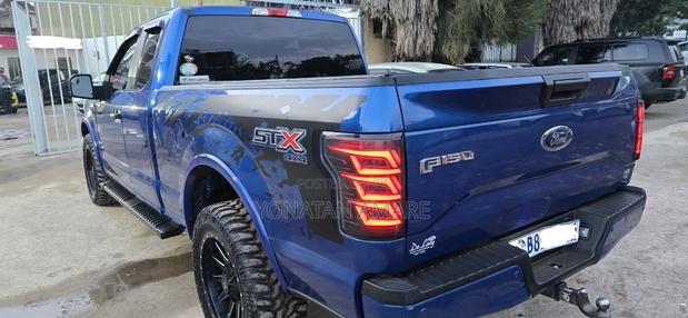 Ford F-150 2018 Blue