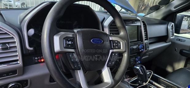 Ford F-150 2018 Blue