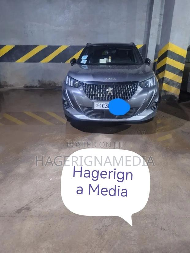 Peugeot 5008 2022 Gray