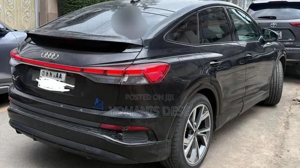 Audi Q4 e-tron 2022 Black