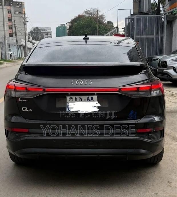 Audi Q4 e-tron 2022 Black