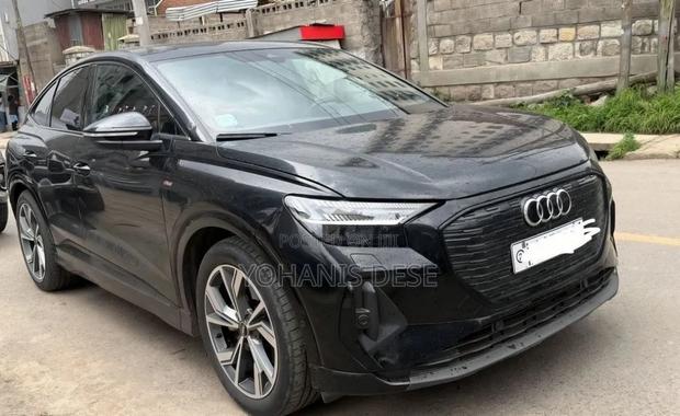 Audi Q4 e-tron 2022 Black
