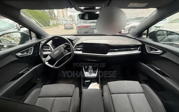 Audi Q4 e-tron 2022 Black