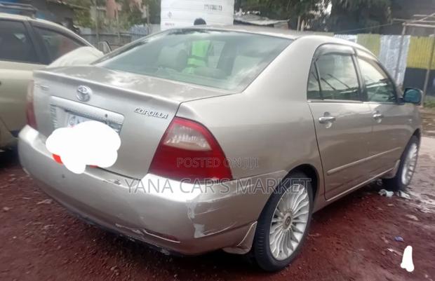 Toyota Corolla 2007 Gold