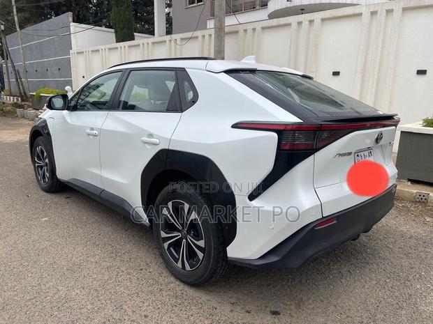 Toyota bZ4X 2023 White