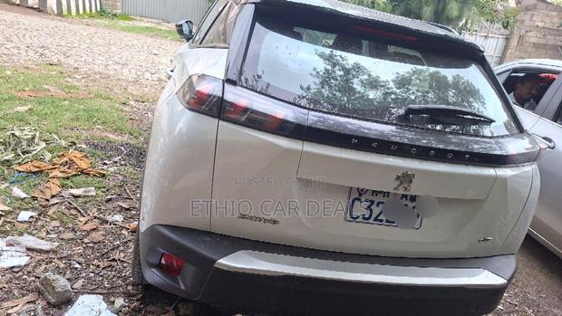 Peugeot 2008 2022 White