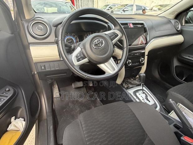 Toyota Rush 2023 Brown
