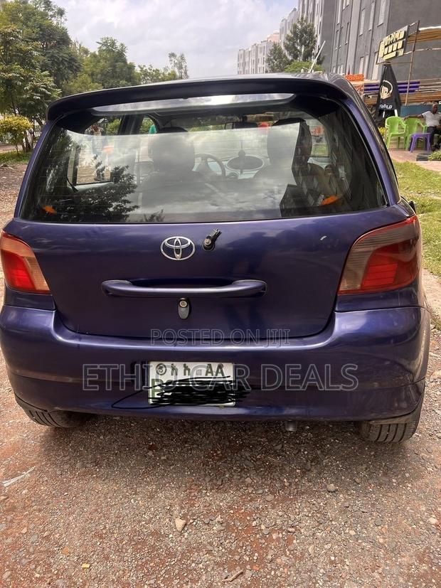 Toyota Vitz 2001 Blue