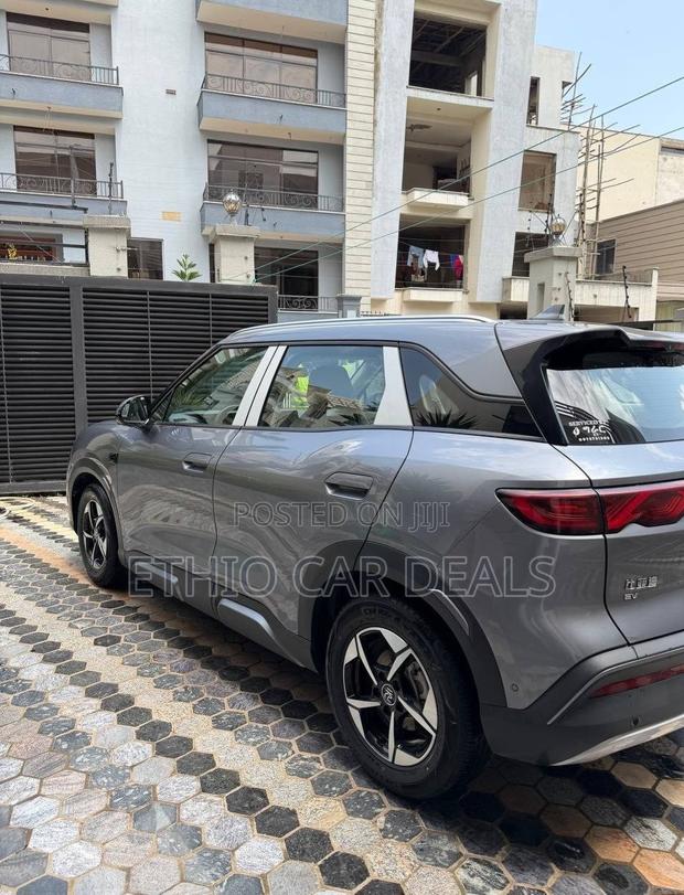 BYD Yuan Up 2025 Gray