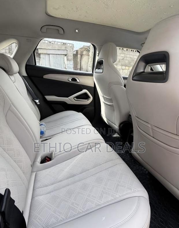 BYD Yuan Up 2025 Gray