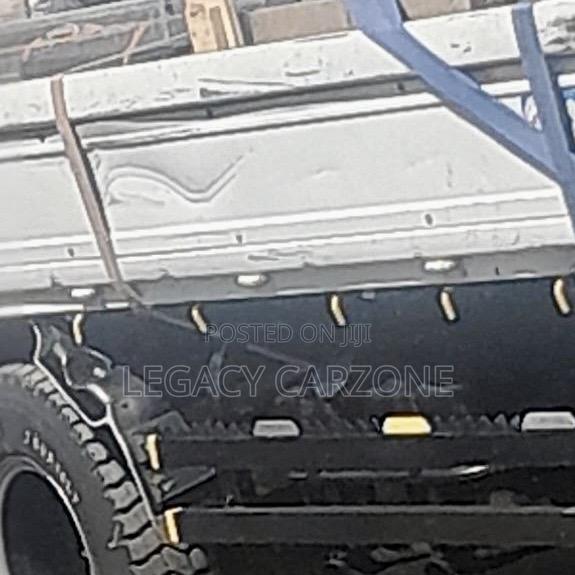 Isuzu ELF Truck 2017 White