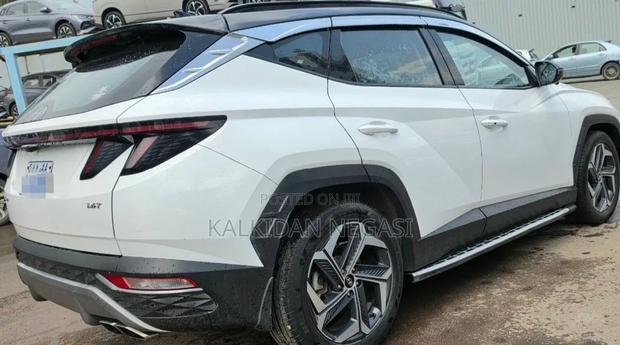 Hyundai Tucson 2022 White
