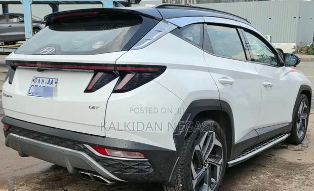 Hyundai Tucson 2022 White