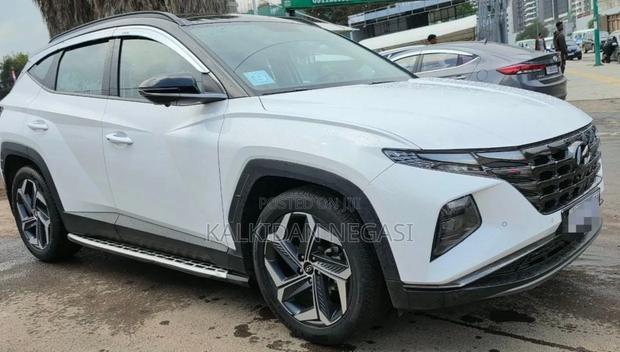 Hyundai Tucson 2022 White