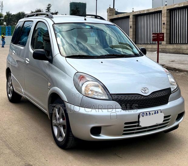 Toyota Yaris 2001 Silver