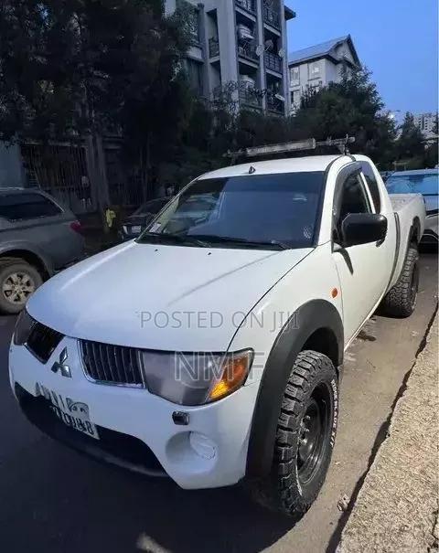 Mitsubishi L200 2007 White