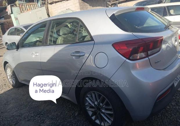 Kia Rio 2018 Silver