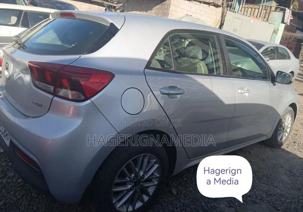 Kia Rio 2018 Silver