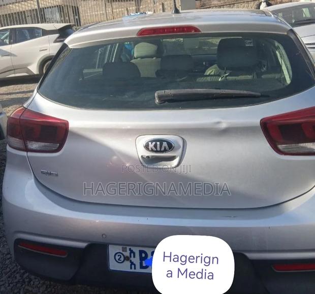Kia Rio 2018 Silver
