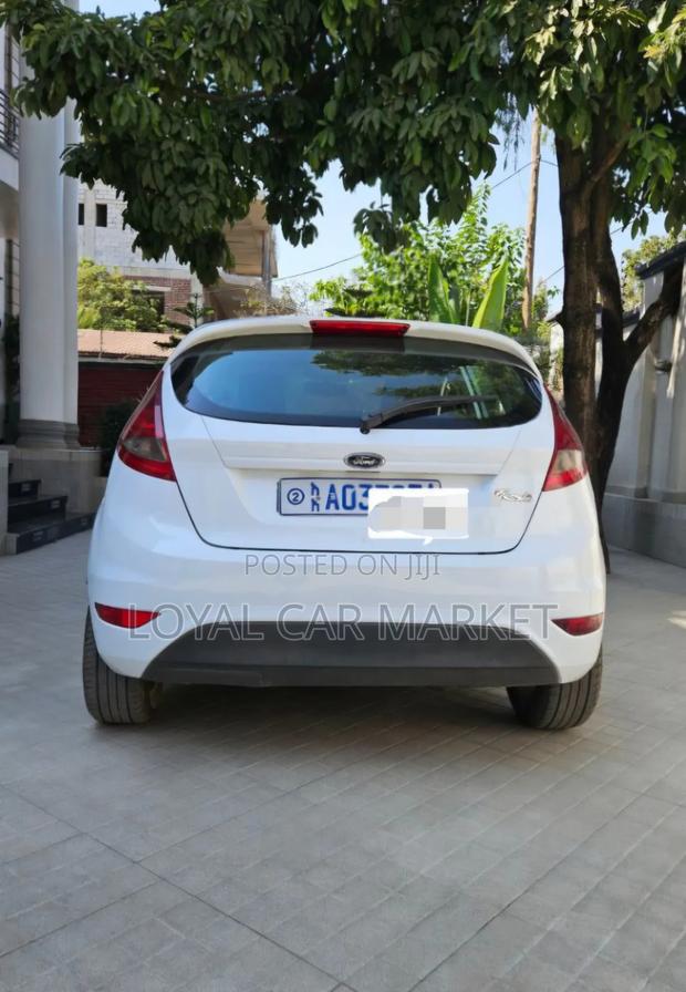 Ford Fiesta 2010 White