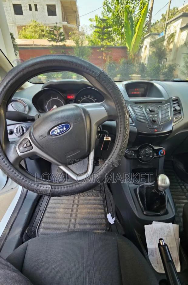 Ford Fiesta 2010 White