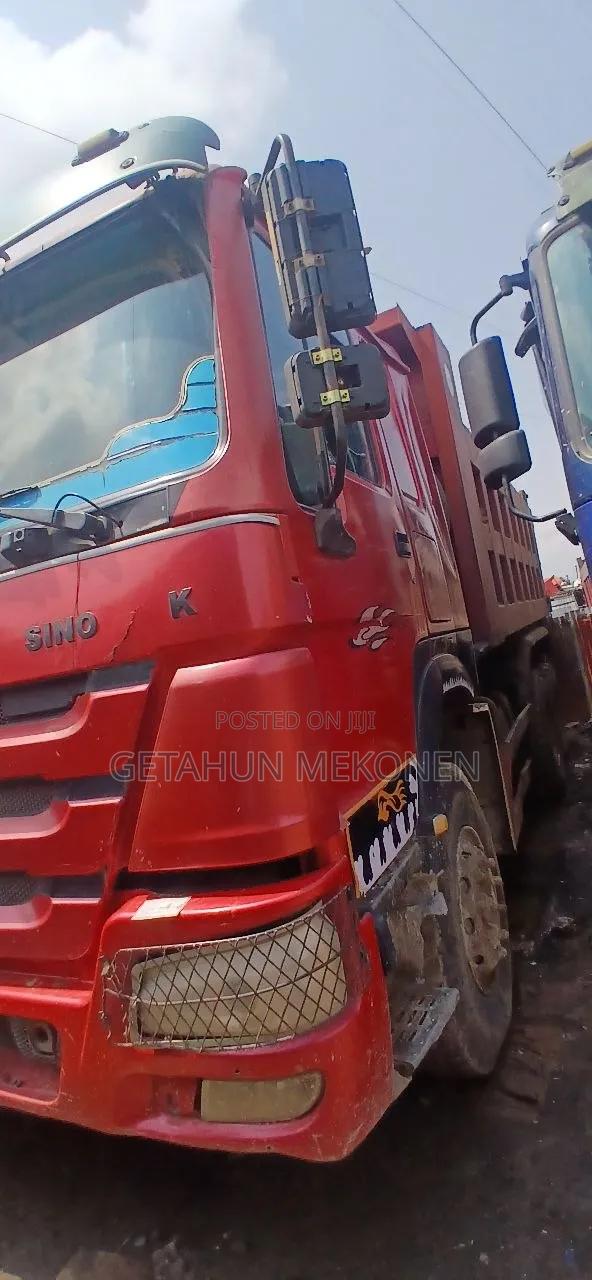 Sinotruk Howo 2016 Red