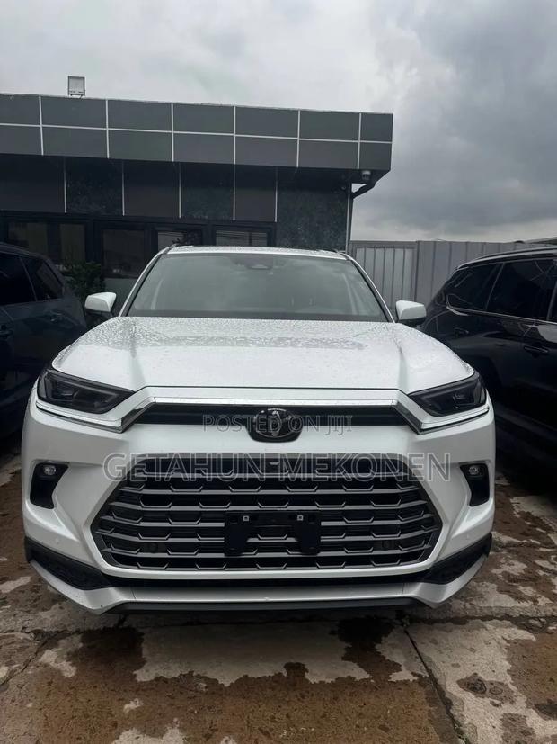 New Toyota Grand Highlander Hybrid 2026 White