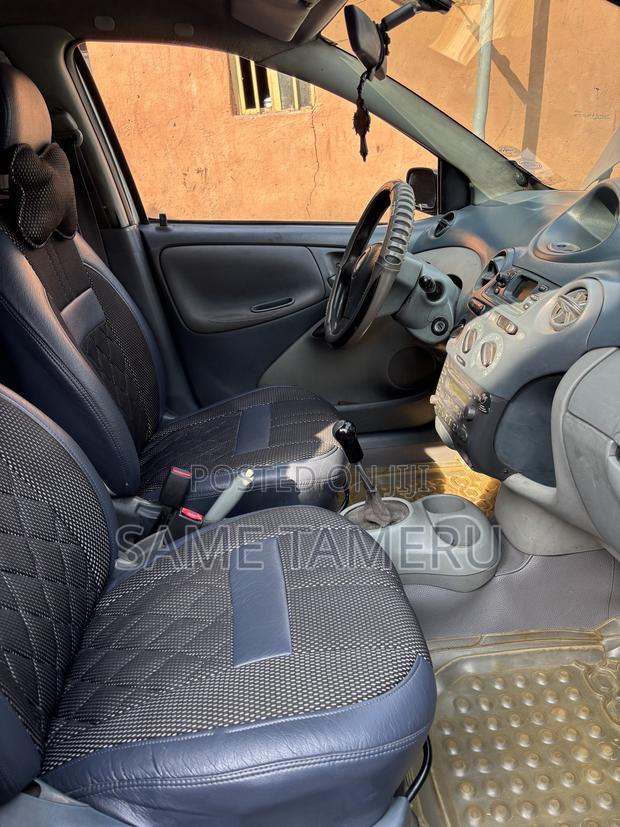 Toyota Vitz 1.0 FWD 3dr 2001 Gray