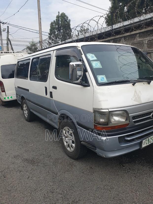 Toyota Harrier 2004
