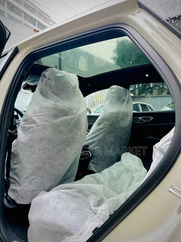 New BYD Seal 6 EV 2025