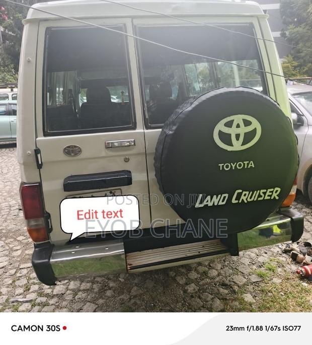 Toyota Land Cruiser 2013 White