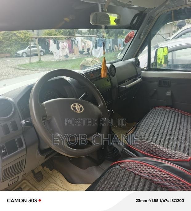 Toyota Land Cruiser 2013 White
