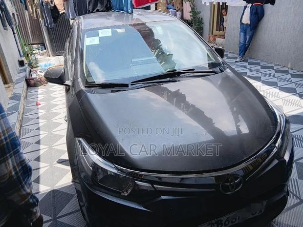 Toyota Yaris 2016 Gray