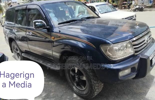 Toyota Land Cruiser 2006 Blue