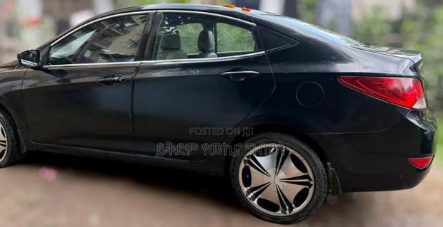 Hyundai Accent 2012 Gray