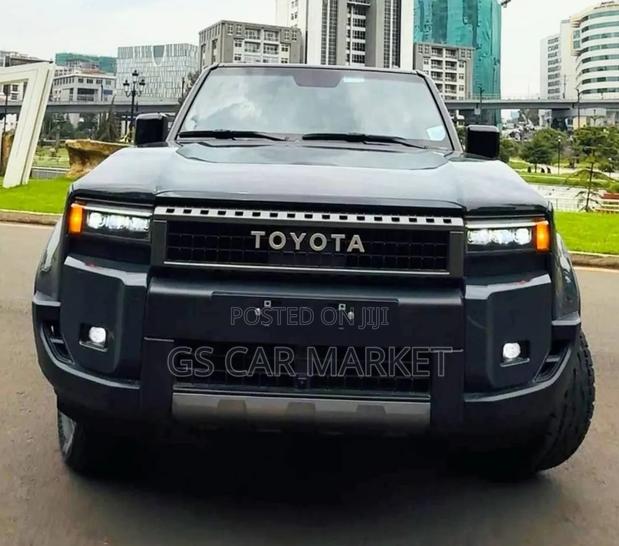 Toyota Land Cruiser Prado 2024 Black
