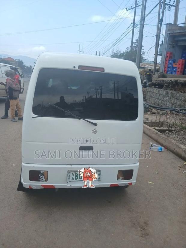 Suzuki Every Wagon 2012 White