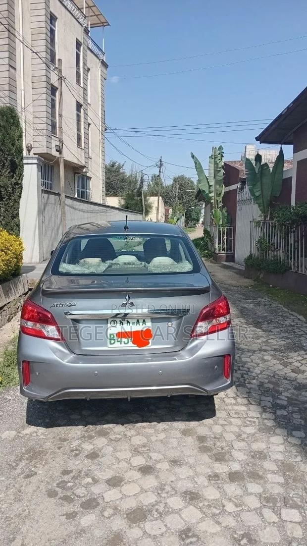 Mitsubishi Attrage 2021 Gray