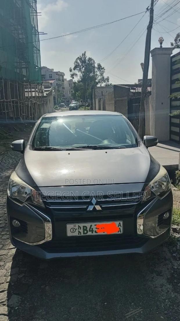 Mitsubishi Attrage 2021 Gray