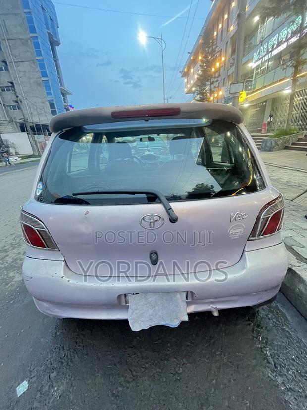 Toyota Vitz 2001 Pink