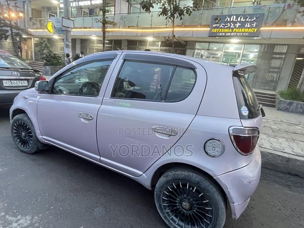 Toyota Vitz 2001 Pink